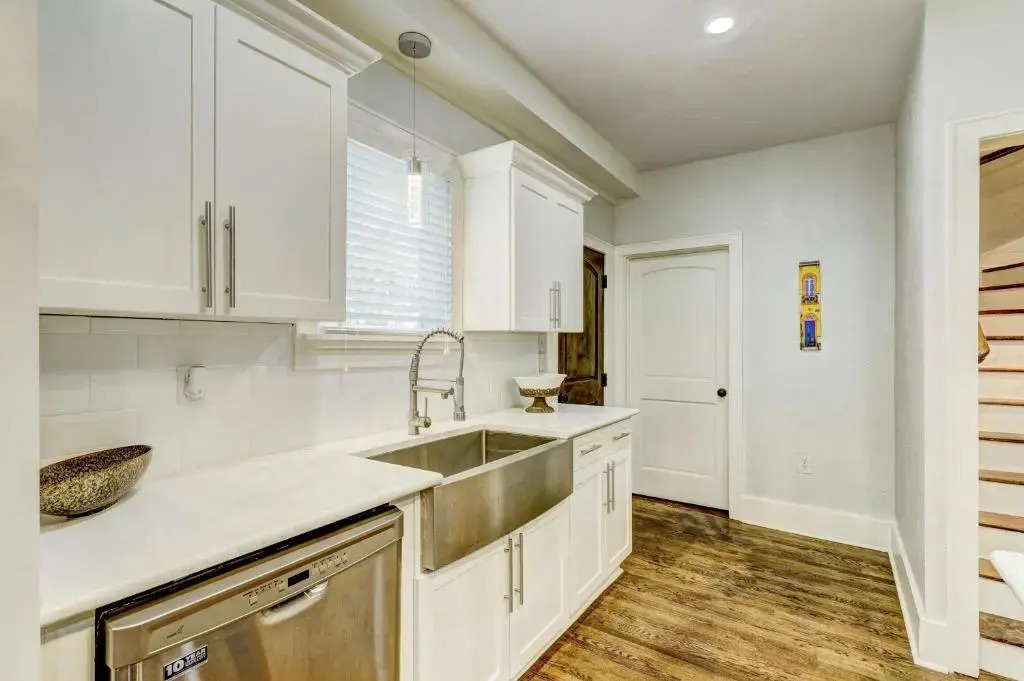 Luxury Capitol Home Sleeps 16 Office & Hot Tub