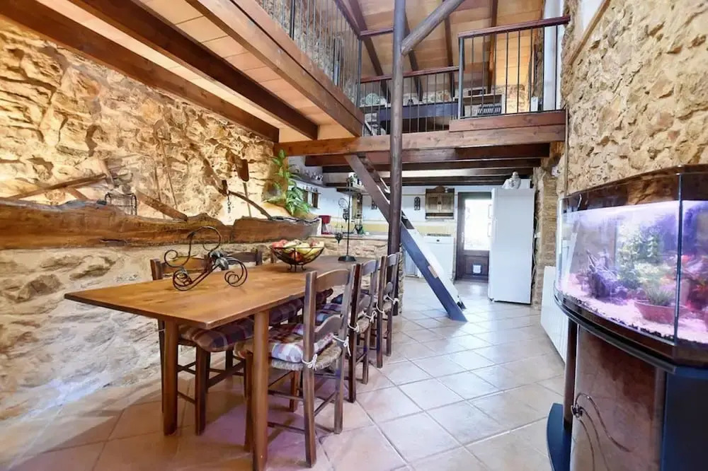 Villa - 4 Bedrooms with Pool - 107803