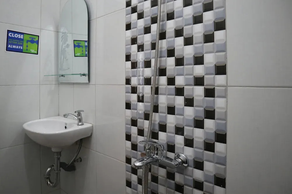 Sachila Residence Syariah  by OYO Rooms