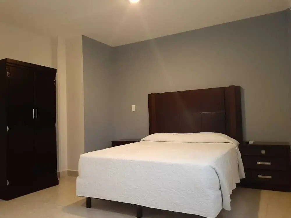 HOTEL CANDELERO