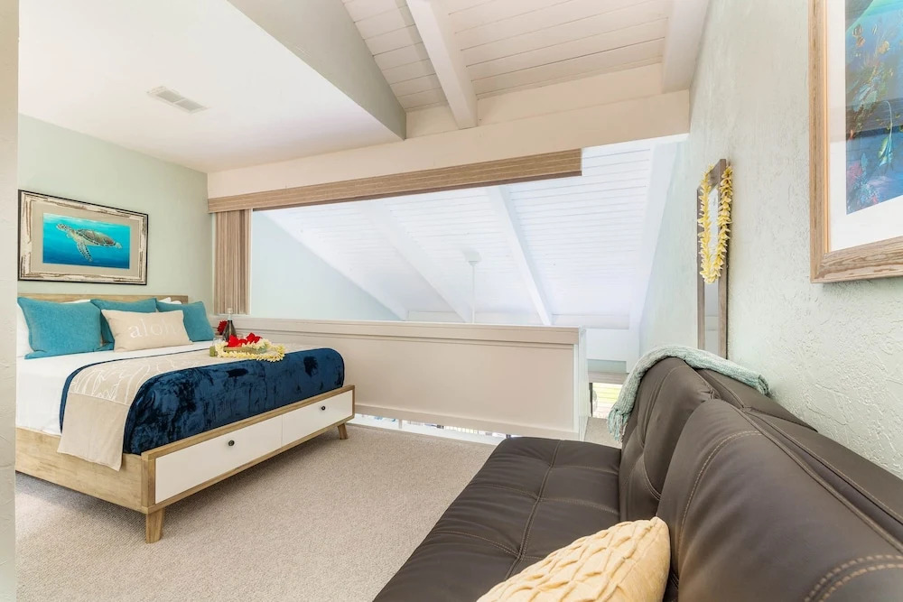 Papakea K406 OceanView 2 Bedroom/2 bath 2 Condo by RedAwning