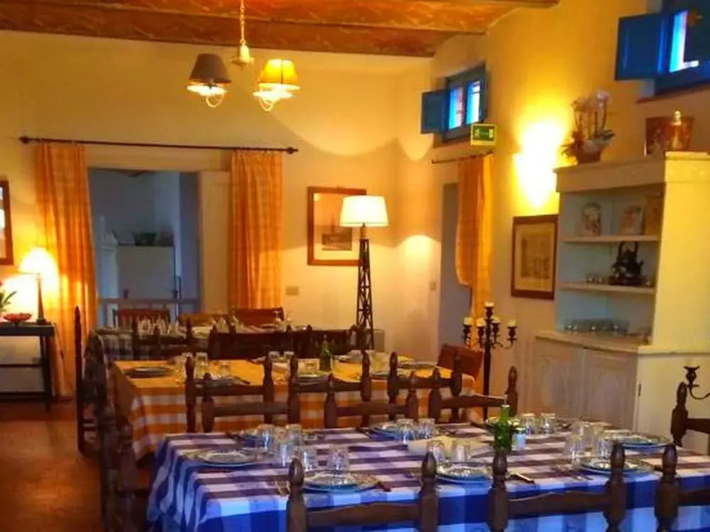 Quaint Holiday Home With Swimming Pool, Garden and Barbecue
