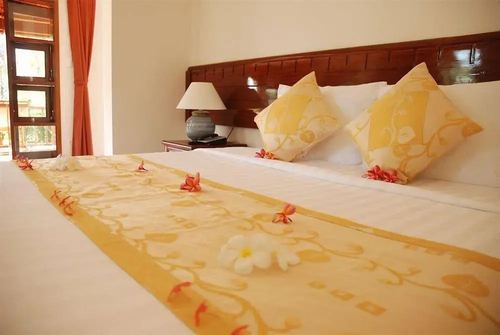 Sandhills Beach Resort & Spa