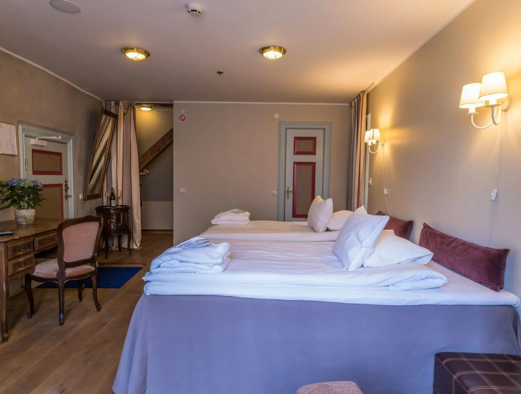 CRU Hotel