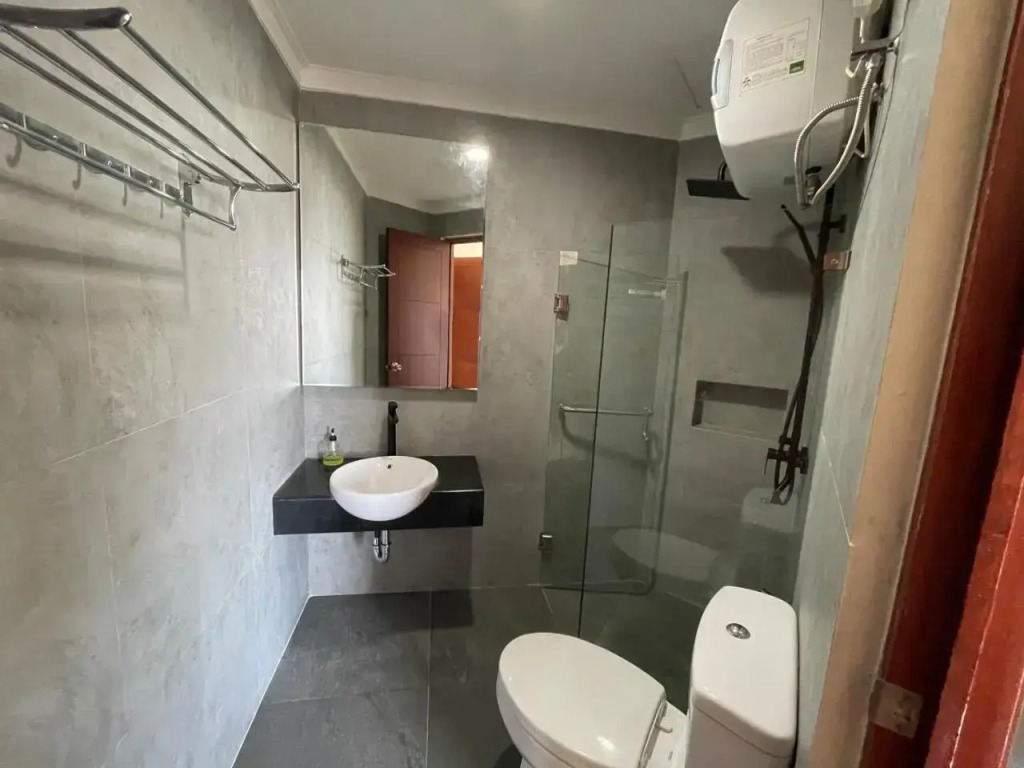 Cozy 2BR Apt Right Next to Central Park Mall