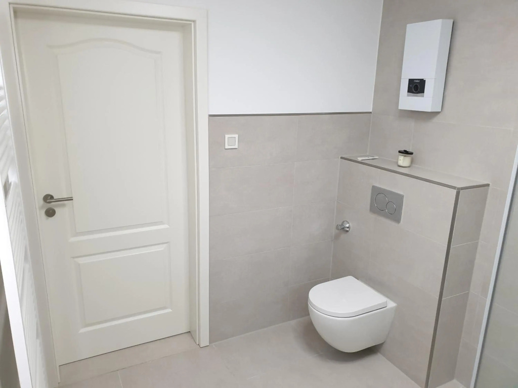 Schöne Wohnung über Wissen