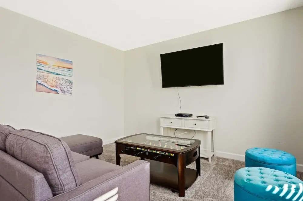 Tr_555r Modern Serenity 8 Bedroom Apts