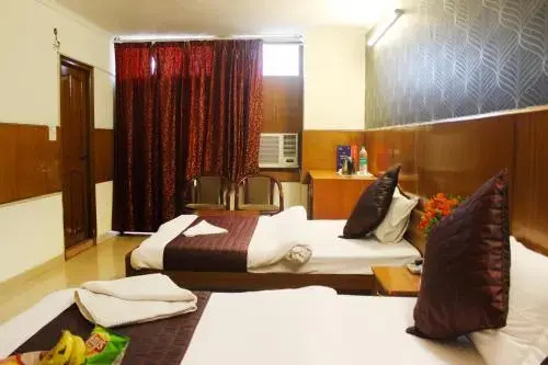 Hotel Delhi Marine Club C6