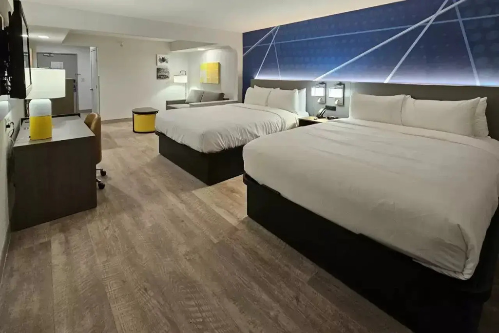 Comfort Inn & Suites Saint Louis Lafayette Square