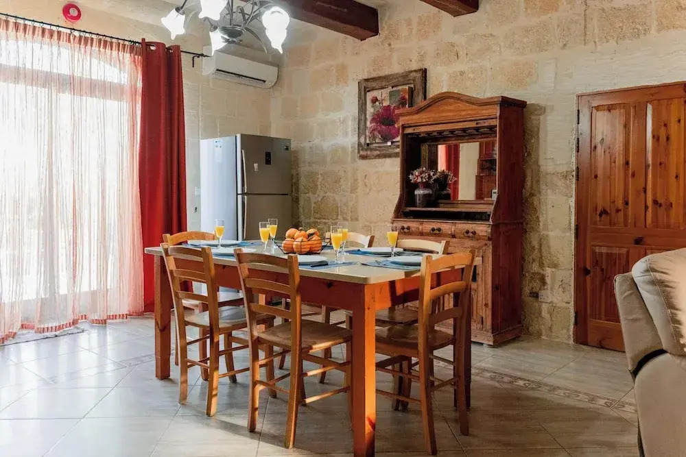 Villa Savona Sleeps 7 with Private Pool