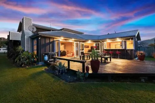Zodiac Bay Lake Retreat