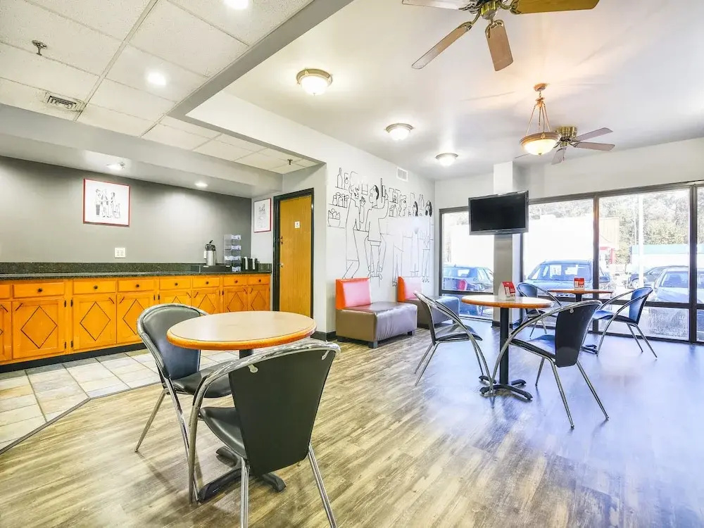 OYO Townhouse Inn Jacksonville near LittleRock AFB