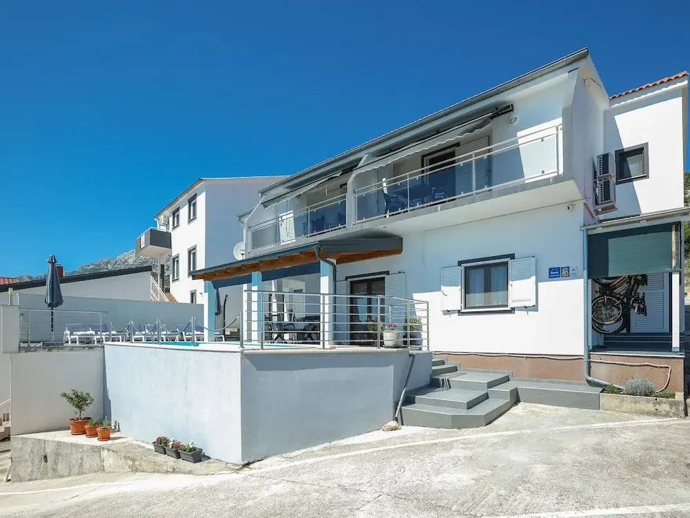 Luxury Apartment with heated pool in Starigrad