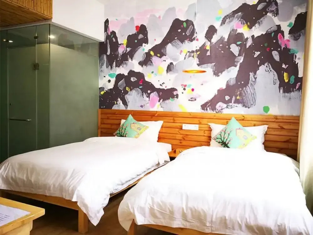 Bajie Youth Hostel National Forest Park