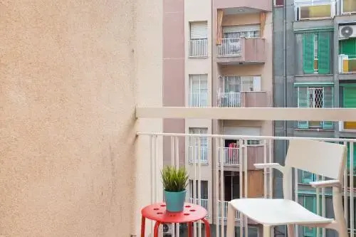 Contemporary Apartment Near Camp Nou and Fira Barcelona
