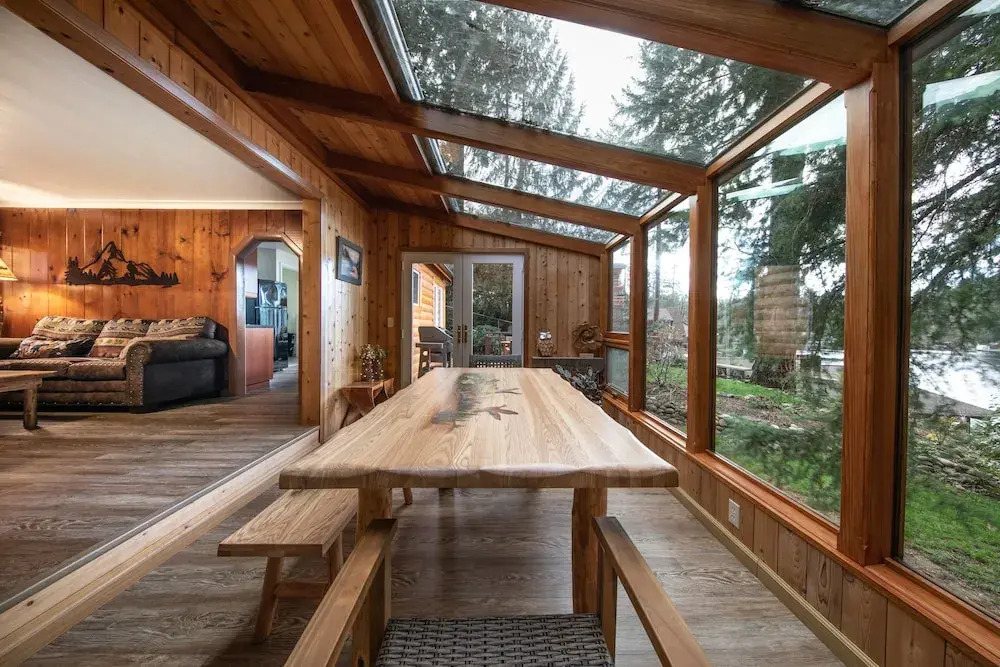 Koi Story Cabin
