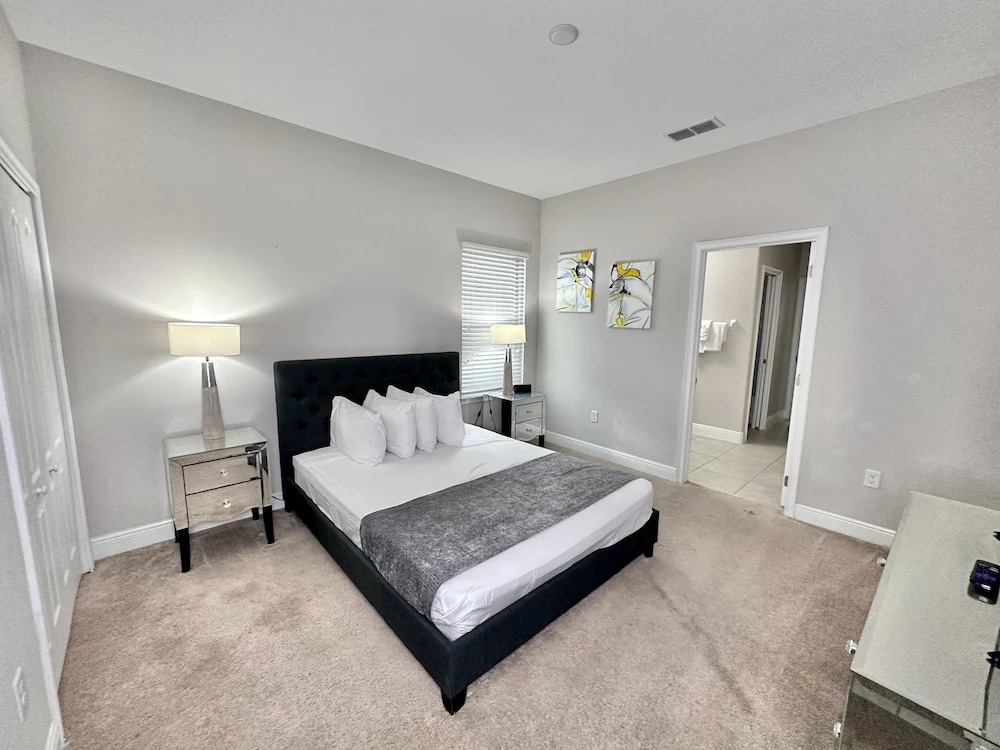 Balmoral Resort-128aa 3 Bedroom Home by RedAwning