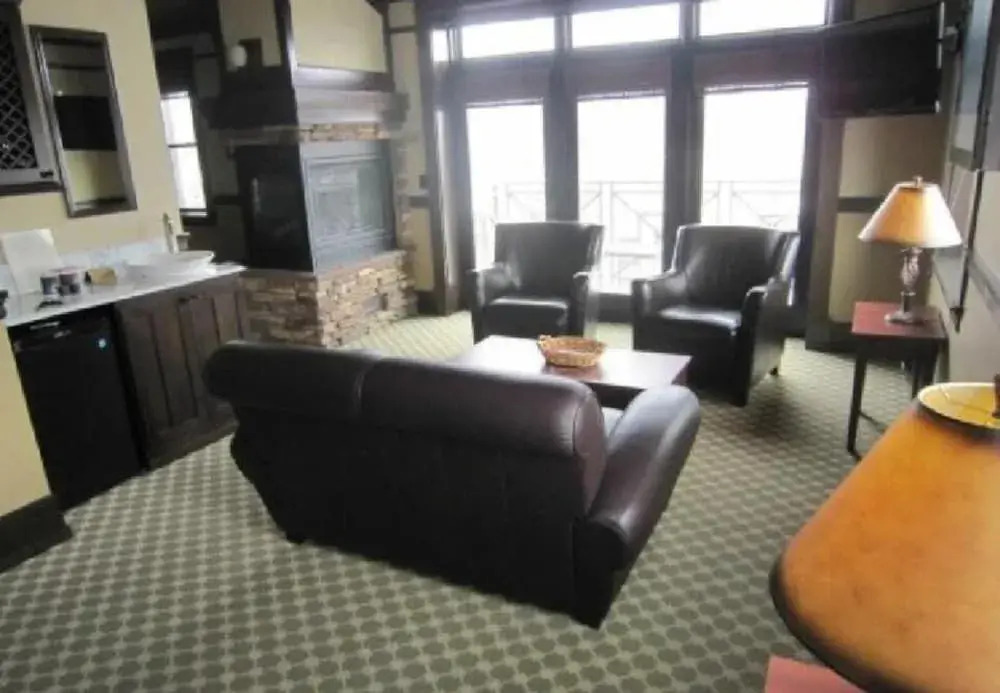 Lakeview Hotel