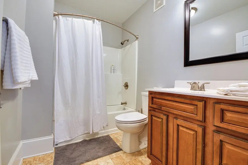 Great for Travel Nurses! Winston-salem Gem w/ Yard