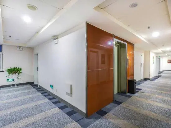 Eaka Hotel