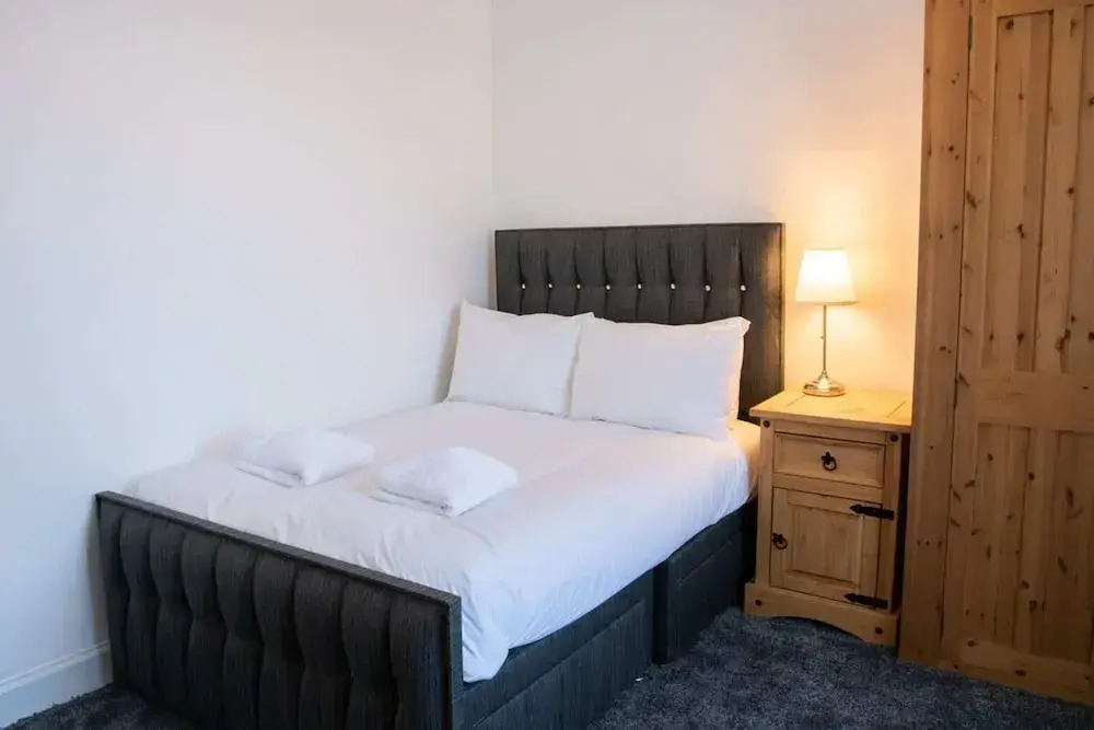 2 Bedroom Property Near Old Town