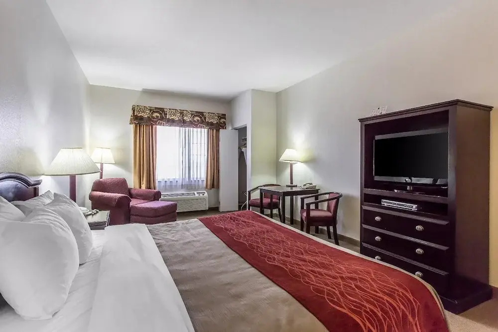 Comfort Inn & Suites
