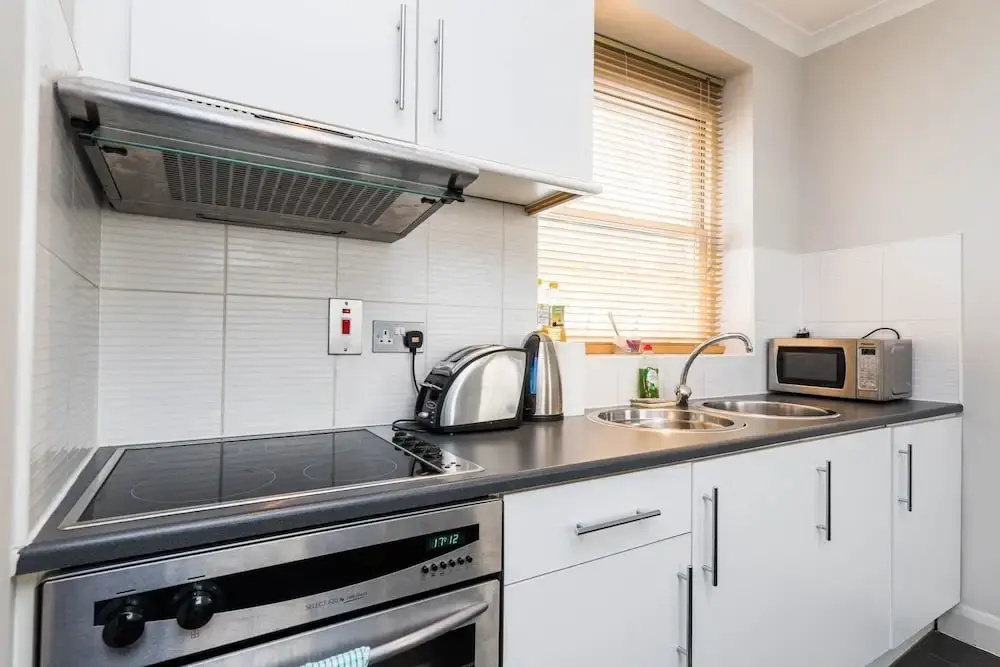 1 Bed Flat in St Paul's the Very Centre of London!