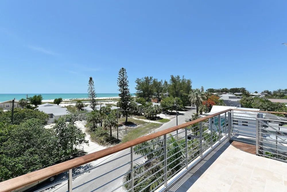Direct Beach View Apartment 5