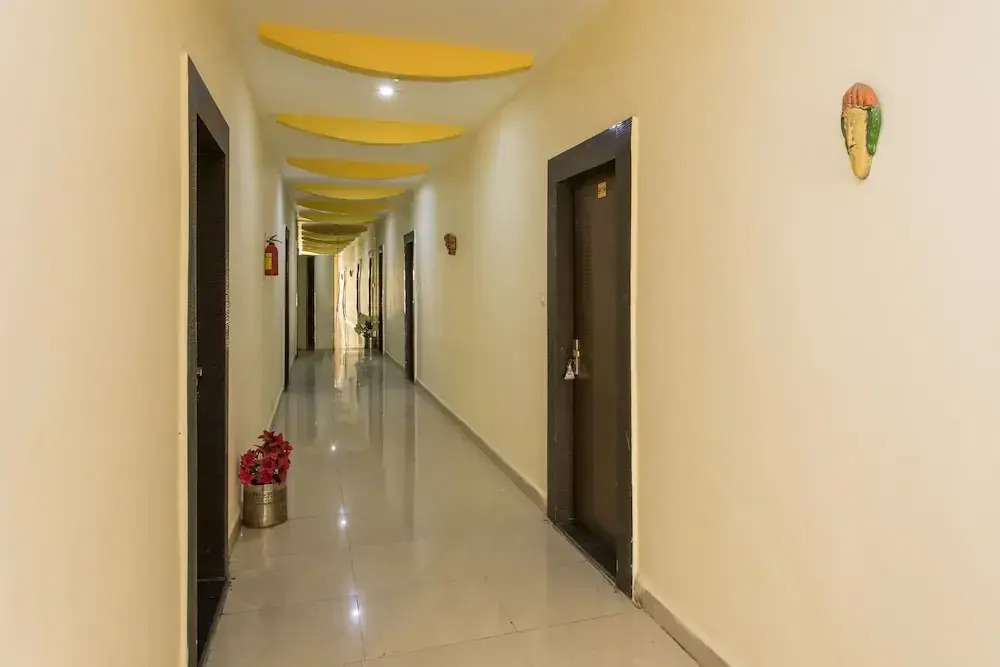 OYO 23471 Hotel Hilton Tower