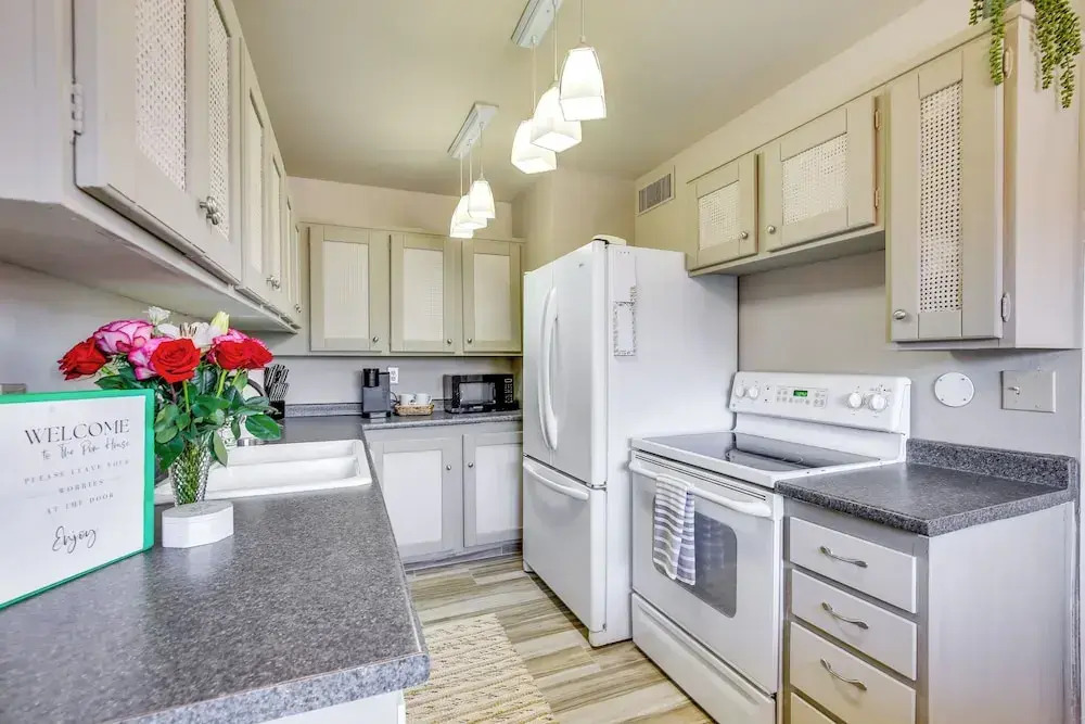 Centrally Located Yuma Retreat w/ Fenced Patio