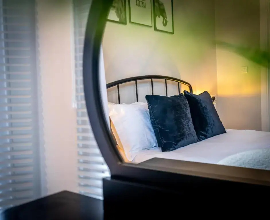 Saxon Rose Apartment