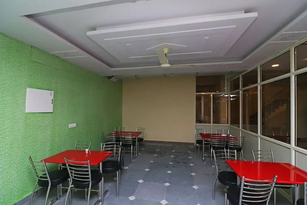 Oyo Flagship 27639 Sector 69