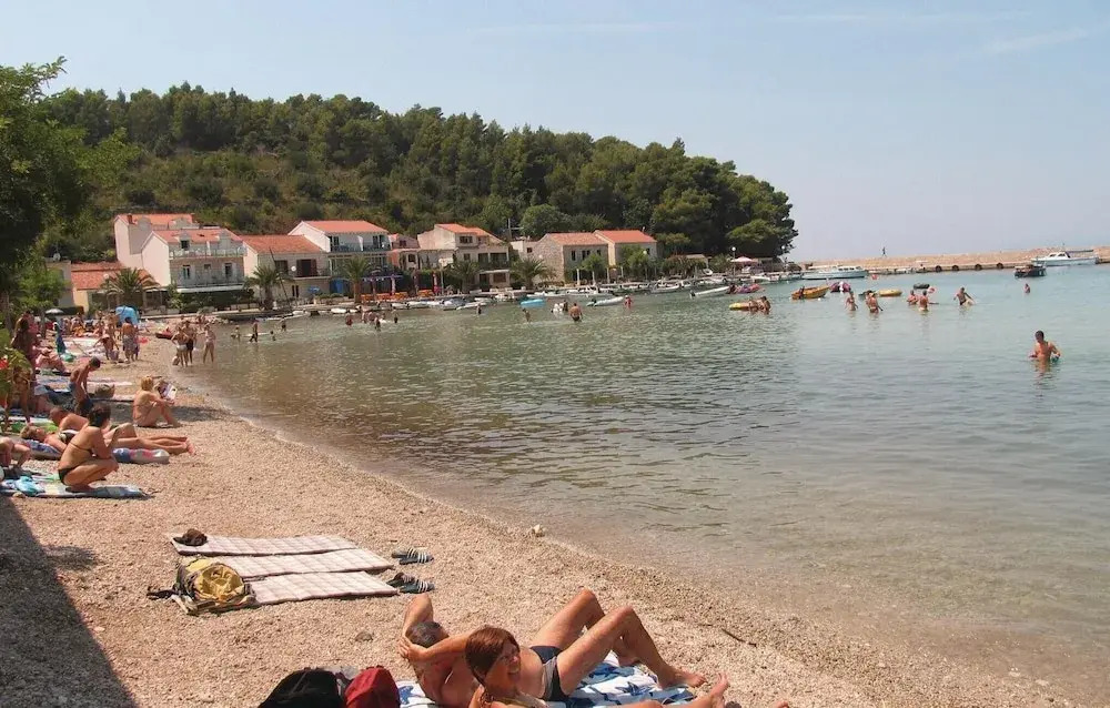 Nice Home in Zuljana With Wifi and 5 Bedrooms