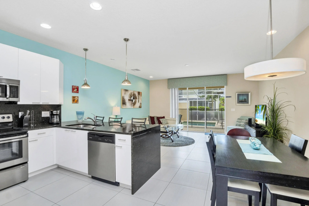 1445RETREAT , Clermont , US