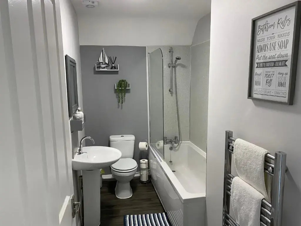 Blackpool Sleepover Apartment 5 Free Parking Sleeps 6