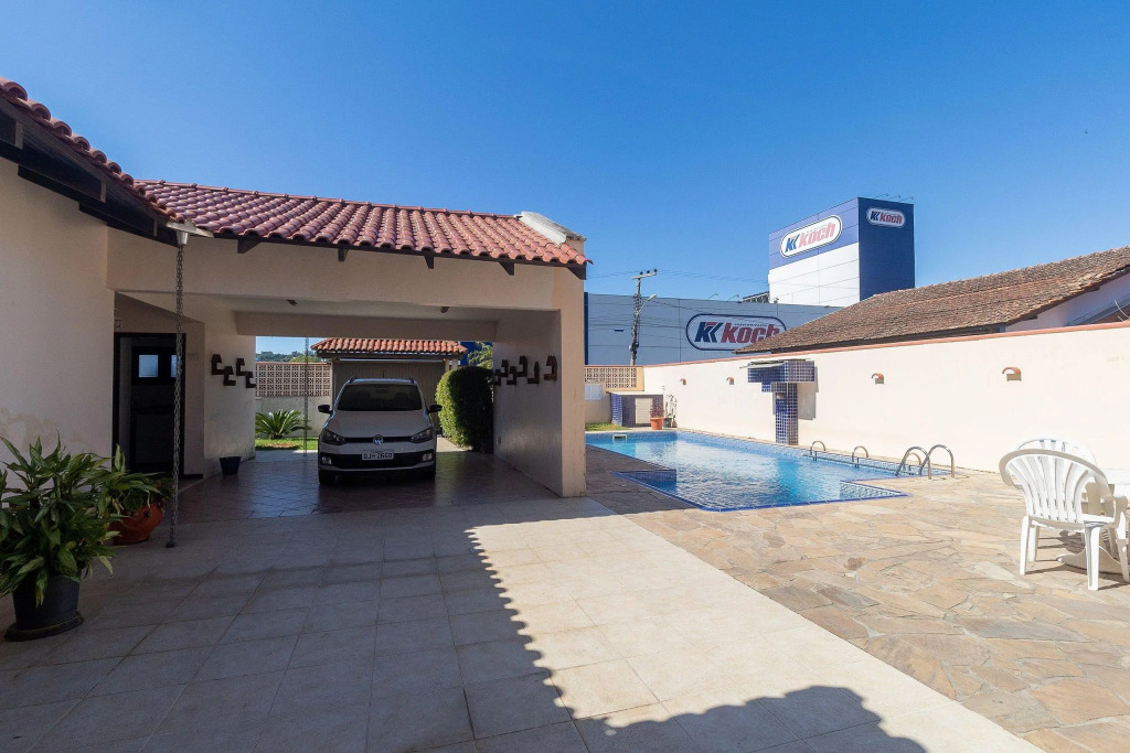 Casa com Piscina e Sinuca em Bombinhas