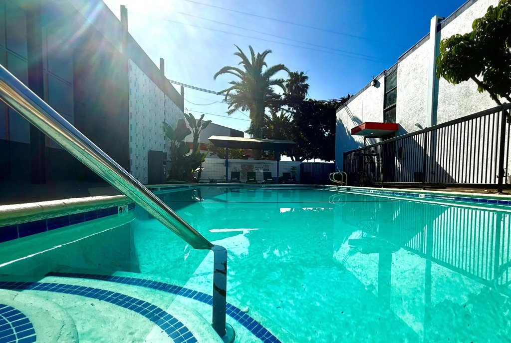 Days Inn by Wyndham Los Angeles LAX Airport Stadium Area