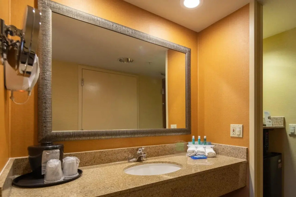 Holiday Inn Express Castro Valley - I-580 by IHG
