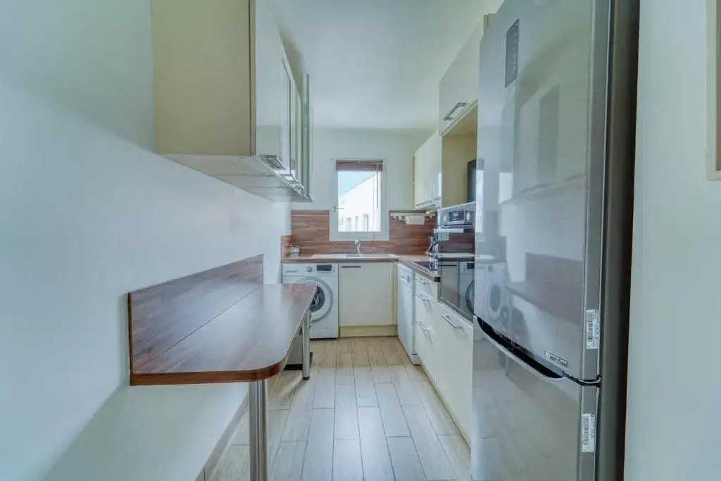 Chic and spacious apart with parking
