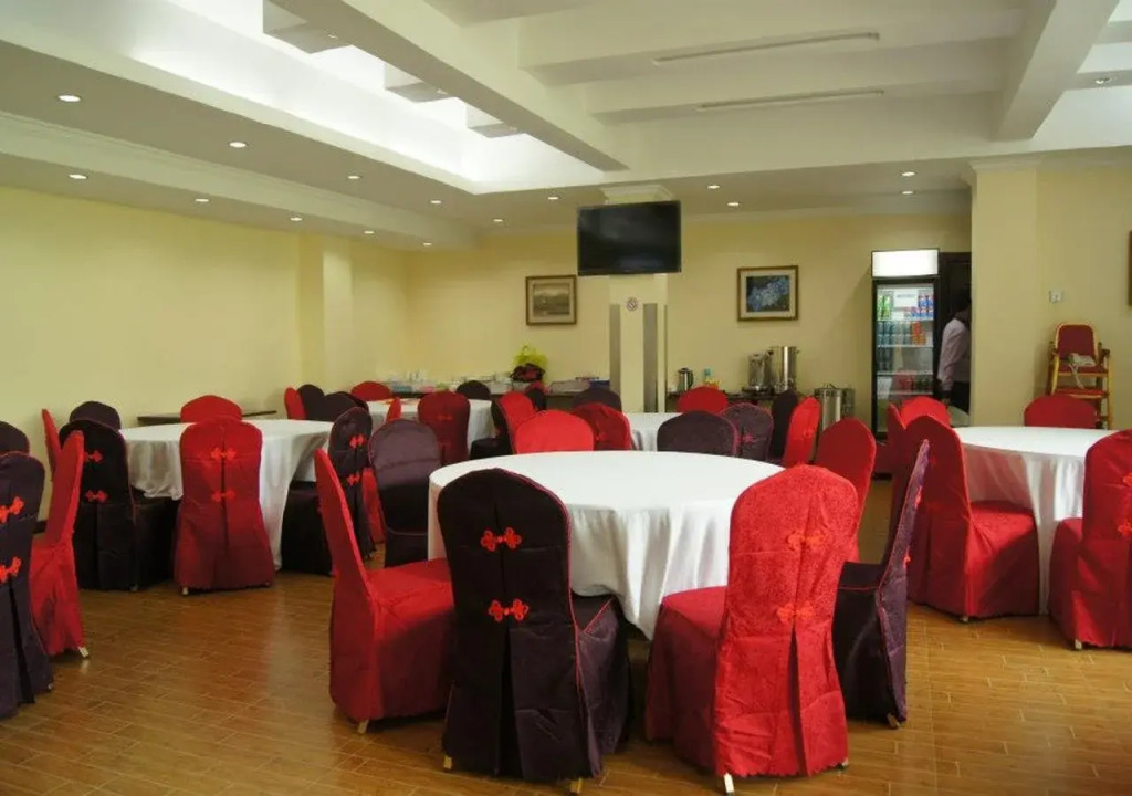 Green Leaf Hotel