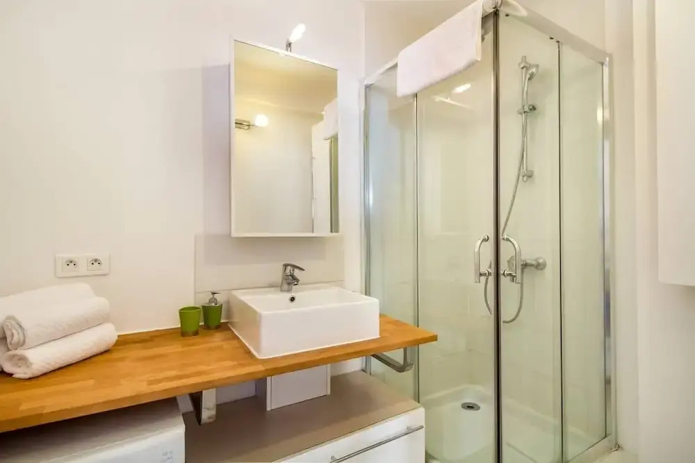 Apartment 4 People, 20 Meters From the Croisette!