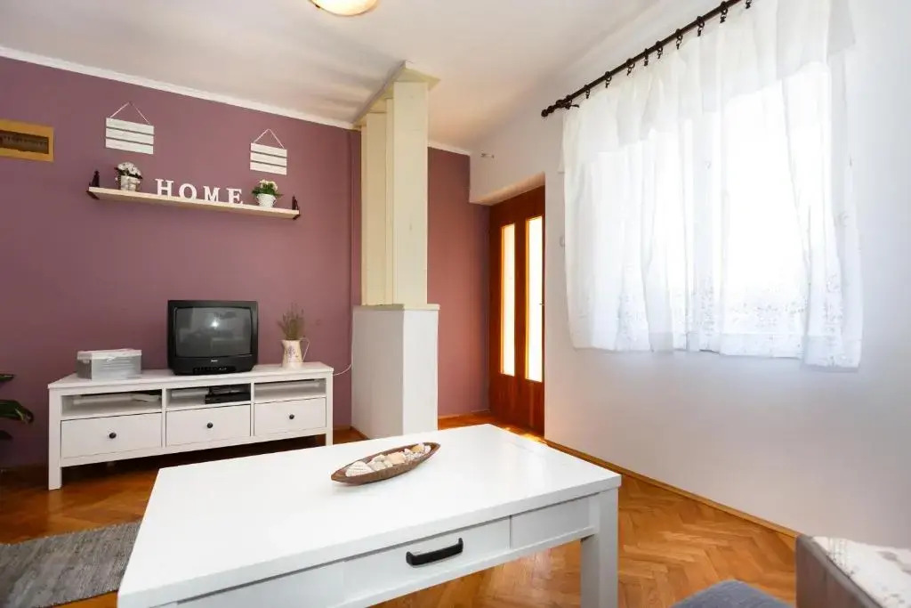 Shabby Chic Apartment ° 1 close to Krk centre