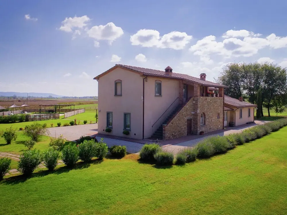 Gorgeous Tuscan Villa in Cortona With Swimming Pool