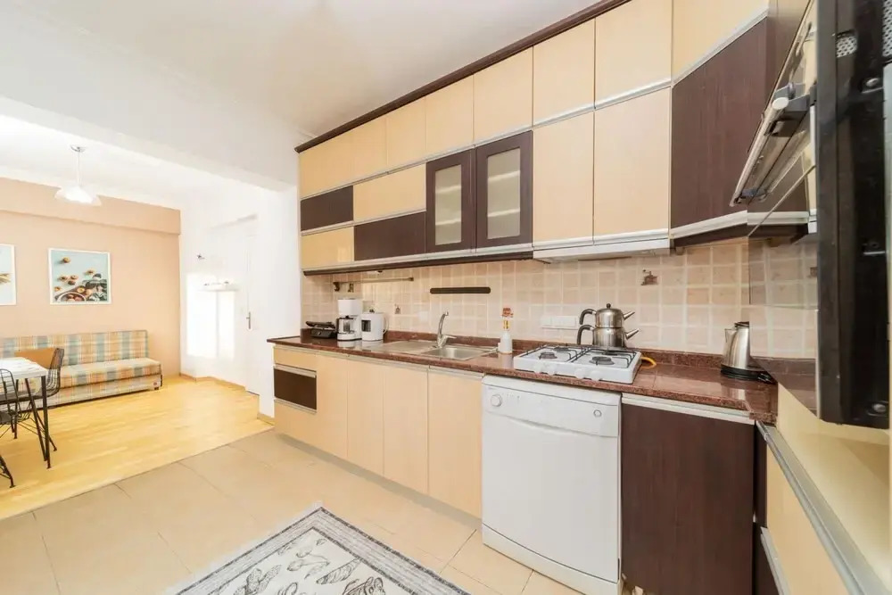 Spacious Flat With Backyard in Muratpasa