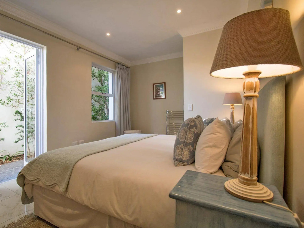 Bikini Beach Holiday Home, On the Beach, Sleeps 9