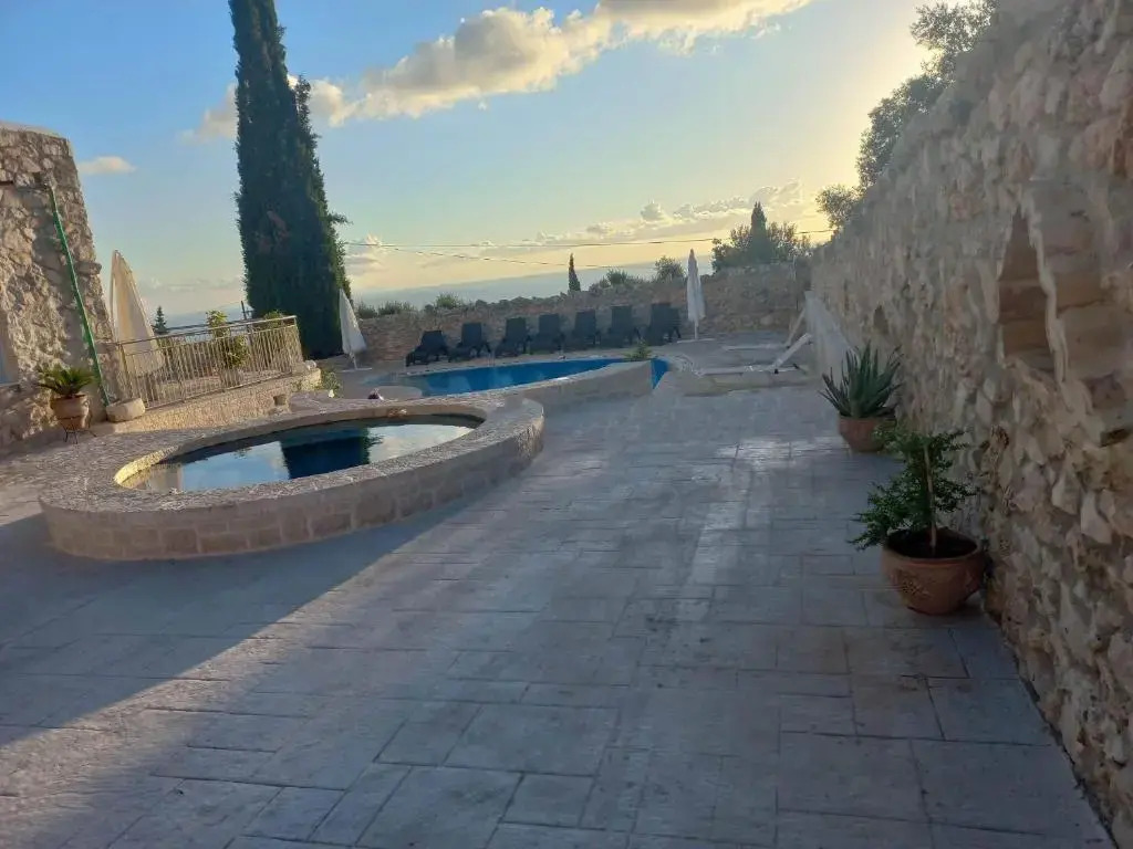 Louiza - Luxury Stone Villa