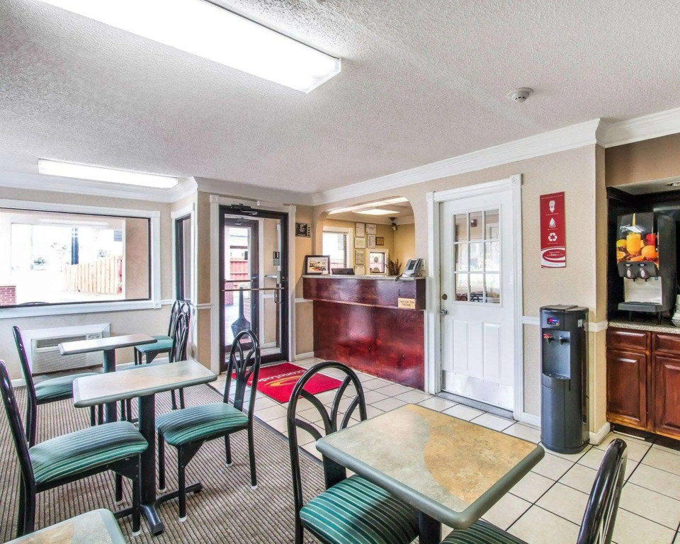Econo Lodge Richmond Hill