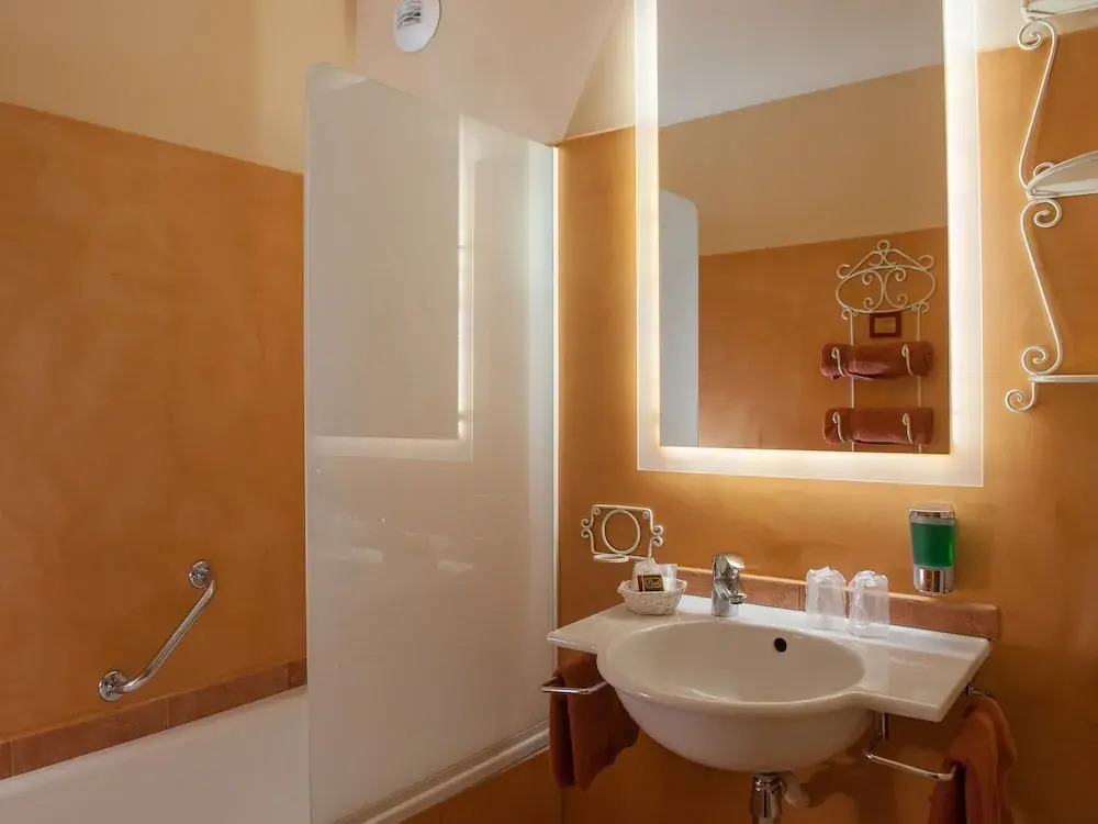 Les Sables dOcre & SPA