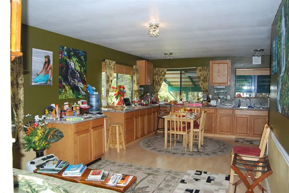 Volcano Artist Cottage