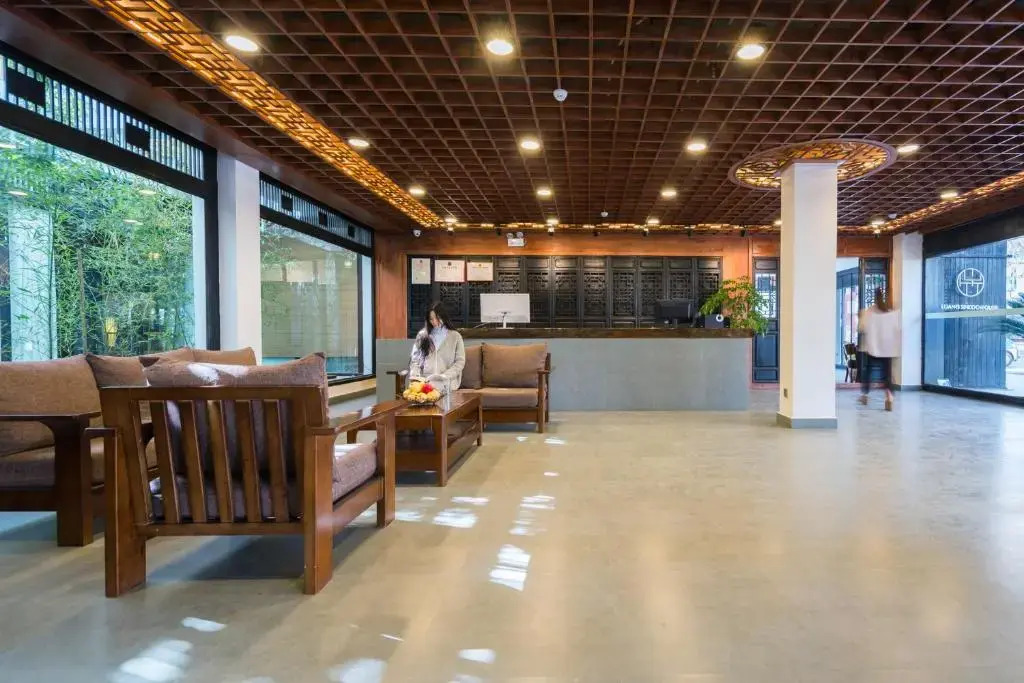 Lijiang Gemmer Hotel